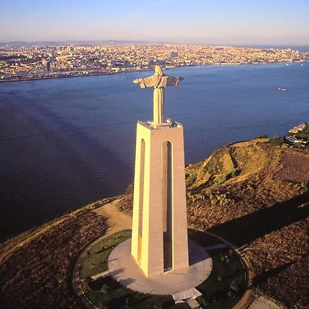 Vista Lisboa Guest *