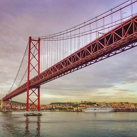 Apartamento Vista Lisboa Guest Almada